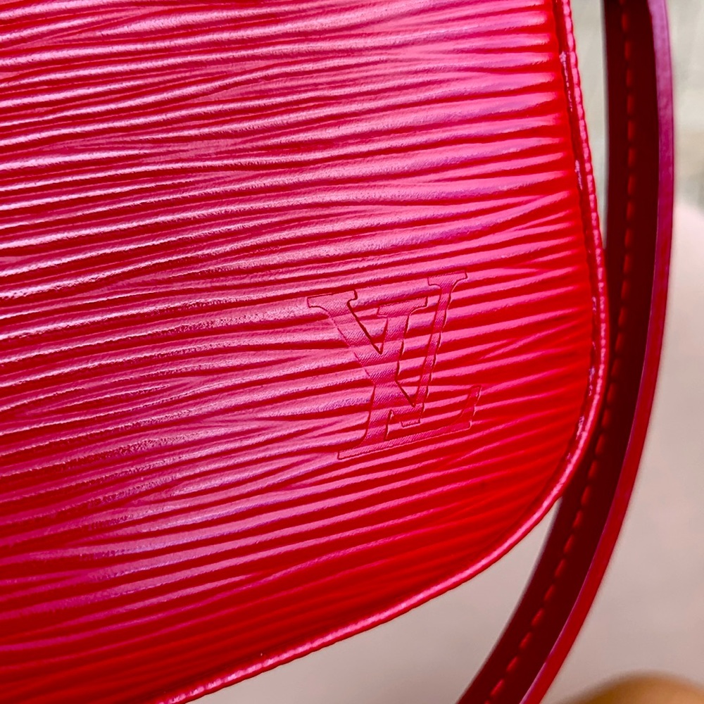 Red LV Louis Vuitton shoulder bag Pochette. - Picture 2 of 10